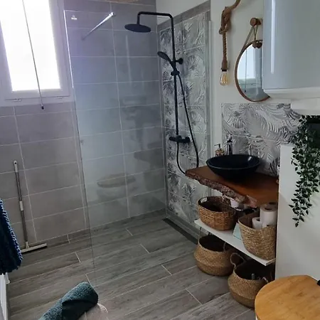 Holiday home Ty Grain De Sel : Privatif Avec Piscine, Jardin Et Patio Chauve
