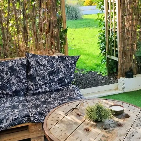 Ty Grain De Sel : Privatif Avec Piscine, Jardin Et Patio Feriehus Chauvé
